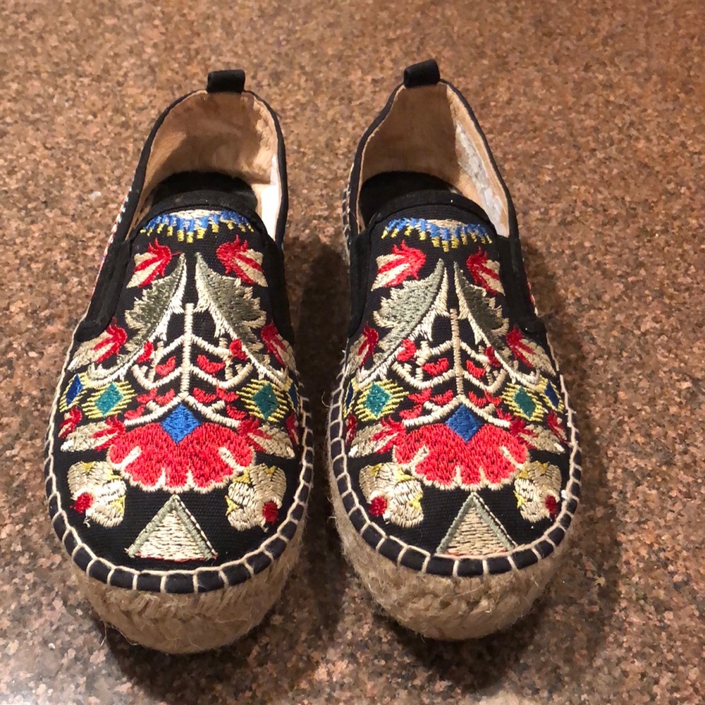 JOHNNY WAS EMBROIDERED PLATFORM ESPADRILLE SHOES